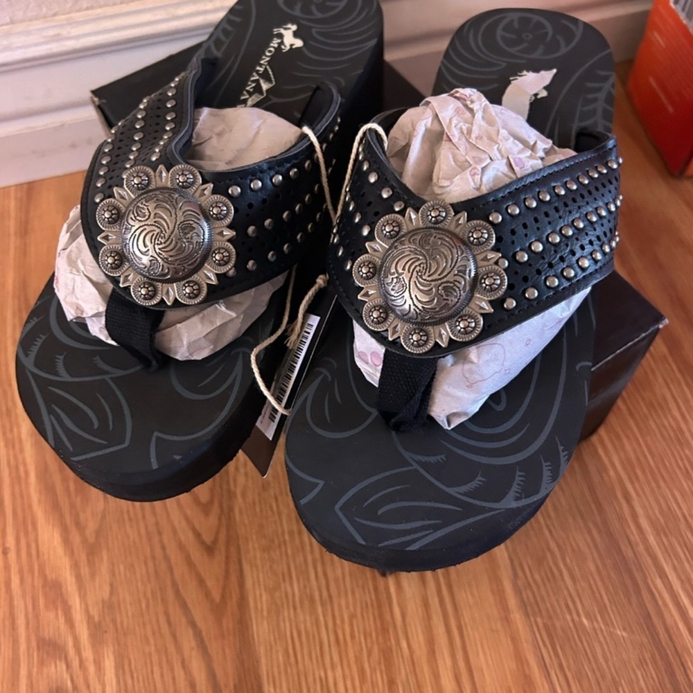 Montana West size 8